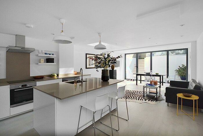 2 Bedroom Flat To Rent In Ifield Road, London, SW10