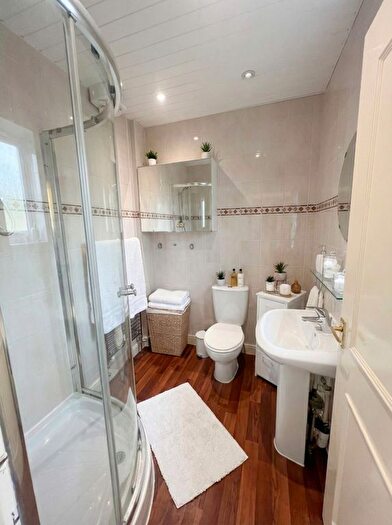 1 Bedroom Flat To Rent In Bed – - Clyde Road, West Didsbury, M20