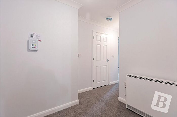 1 Bedroom Flat For Sale In Draper Court, Mavis Grove, Hornchurch, RM12
