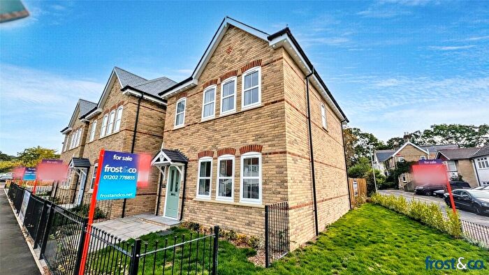 3 Bedroom Detached House For Sale In Chapel Road, Lower Parkstone, Poole, Dorset, BH14