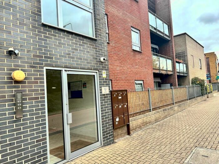 1 Bedroom Flat To Rent In Newham Way, London, E6