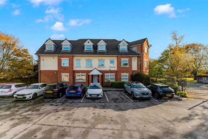 2 Bedroom Apartment For Sale In Firsway, Sale, M33