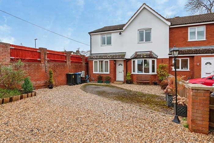 3 Bedroom Semi Detached House For Sale In Stuart Close, Trowbridge, BA14