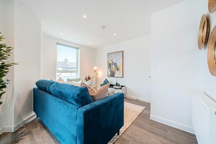 1 Bedroom Flat To Rent In Bed Nd Floor Stone At Capercaillie Court In Elements, Enfield, EN3