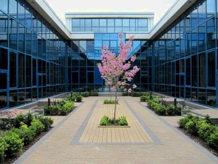 3 Bedroom Flat To Rent In The Ridgeway, Iver, Buckinghamshire, SL0