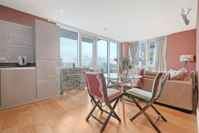 3 Bedroom Flat For Sale In Merchants Walk Development, Bow, E3