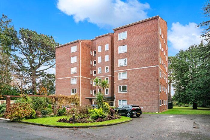 2 Bedroom Apartment For Sale In The Avenue, Poole, BH13
