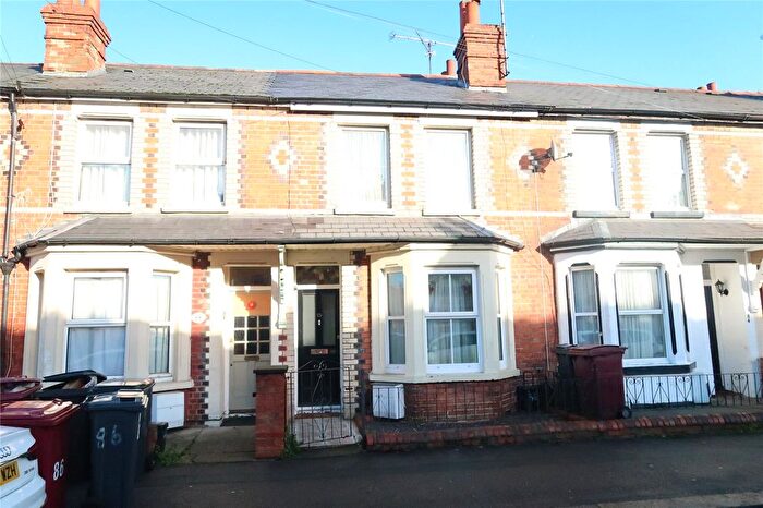 3 Bedroom Terraced House For Sale In Curzon Street, Reading, RG30