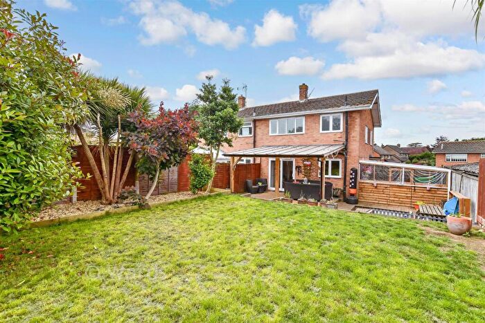 3 Bedroom Semi-Detached House For Sale In Mount Avenue, Yalding, Kent, ME18