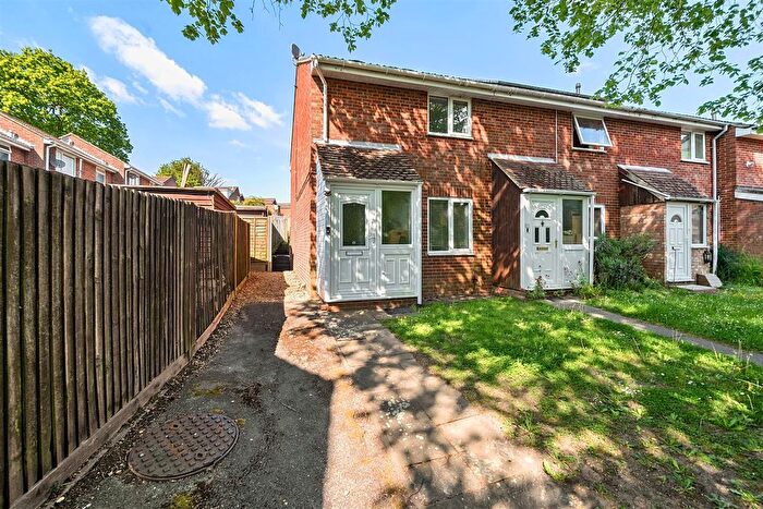 2 Bedroom End Terrace House For Sale In Havendale, Hedge End, Southampton, SO30