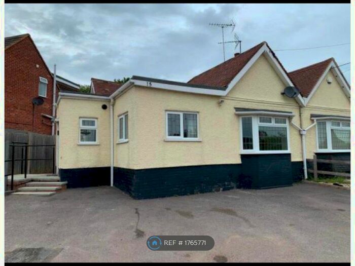 2 Bedroom Bungalow To Rent In Oatlands Road, Shinfield, Reading, RG2