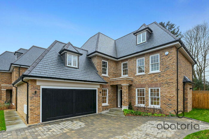 6 Bedroom Detached House To Rent In Broadoaks Park Road, Surrey, KT14