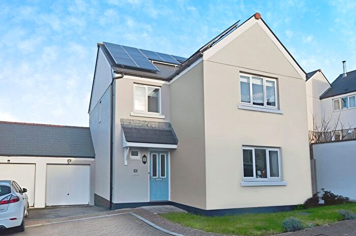 4 Bedroom Detached House For Sale In Roseworthy Road, Shortlanesend, TR4