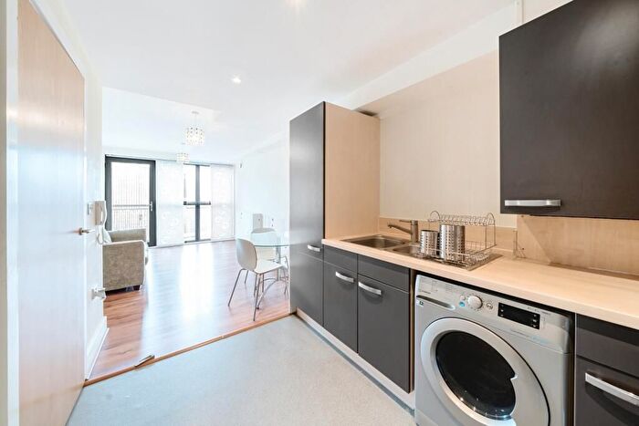 1 Bedroom Flat To Rent In Lynton Road, London, SE1