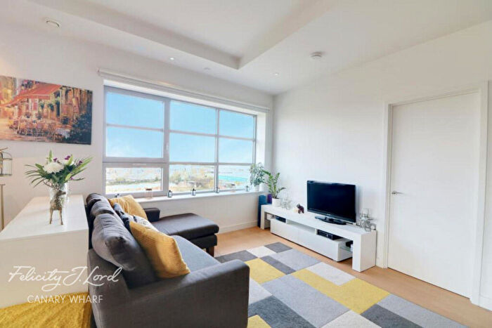 2 Bedroom Apartment To Rent In Kent Building, London City Island, London, E14