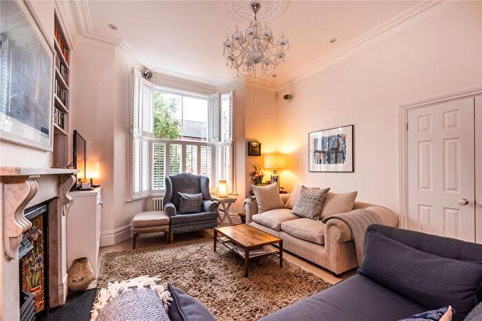 4 Bedroom Terraced House To Rent In Bennerley Road, Between The Commons, SW11
