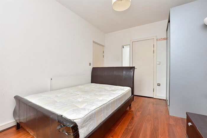 2 Bedroom Apartment For Sale In Masons Avenue, Croydon, Surrey, CR0