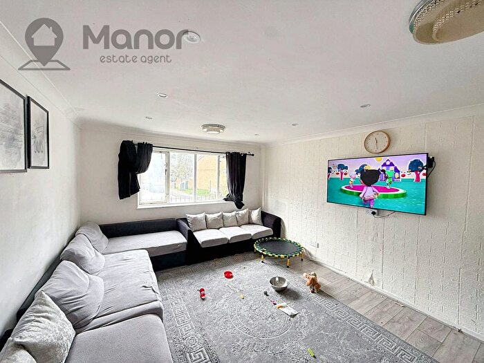 1 Bedroom Flat For Sale In Ashdown Court, Harts Lane, Barking, IG11