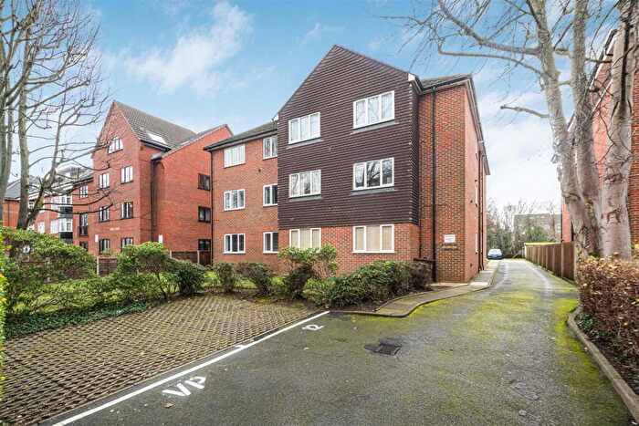 1 Bedroom Flat For Sale In Grove Road, Sutton, SM1