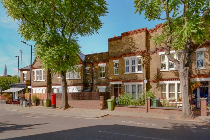 2 Bedroom Flat To Rent In Lynton Road, London, SE1