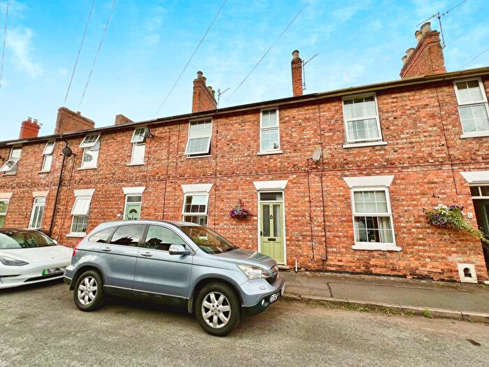 3 Bedroom Terraced House For Sale In Robertson Road, Grantham, NG31
