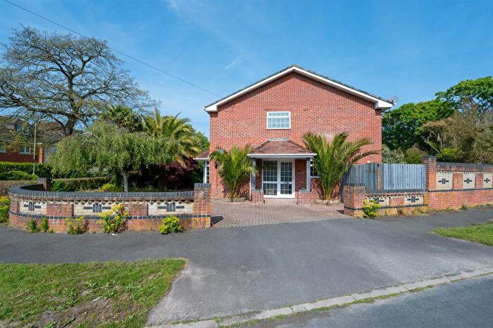 2 Bedroom Semi-Detached House To Rent In Hollow Lane, Hayling Island, PO11