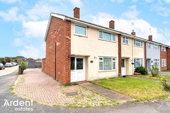 3 Bedroom End Of Terrace House For Sale In Wood Road, Heybridge, CM9