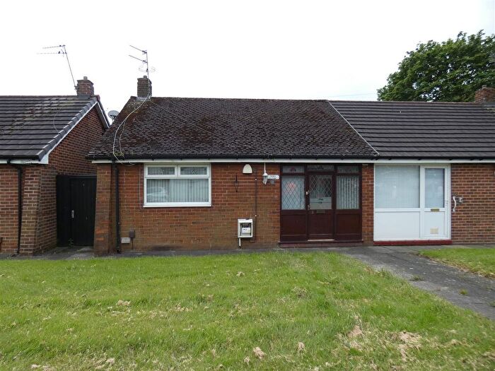 1 Bedroom Semi-Detached Bungalow For Sale In Oaks Close, Clock Face, St. Helens, WA9