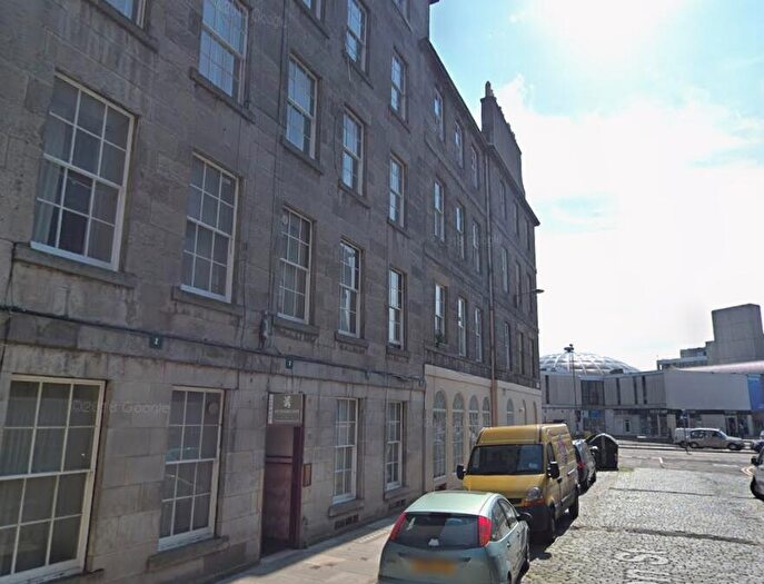 2 Bedroom Terraced House To Rent In Brighton Street, Edinburgh, EH1