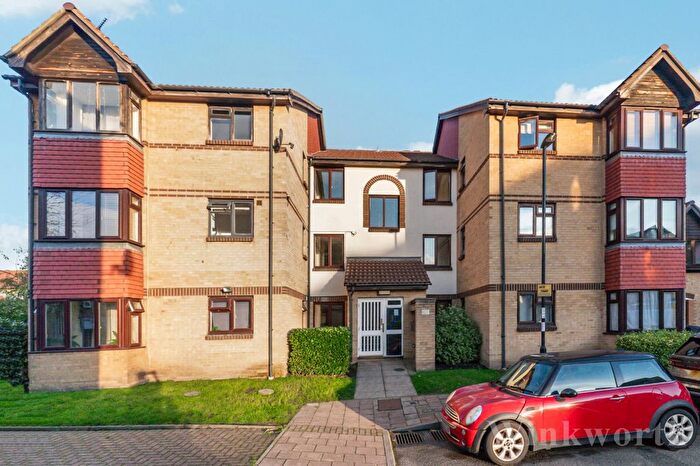 1 Bedroom Flat For Sale In Sterling Gardens, London, SE14