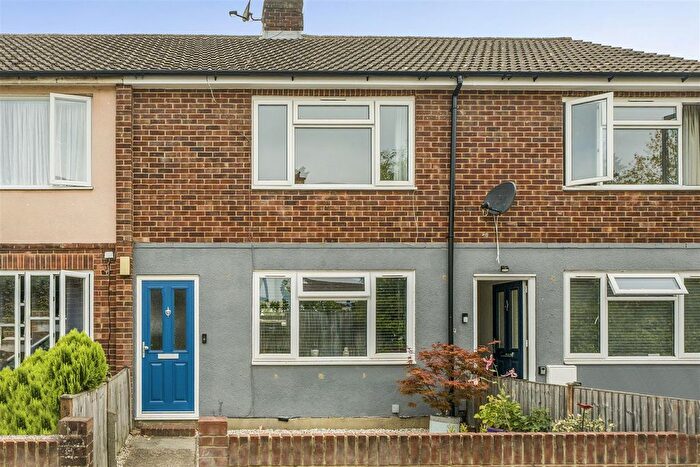 2 Bedroom Maisonette For Sale In Tanhouse Lane, Wokingham, Berkshire, RG41