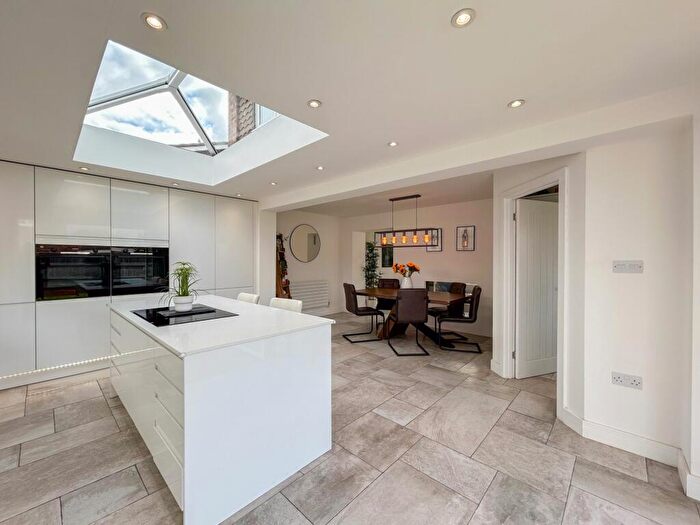 3 Bedroom Detached House For Sale In Courtfield Close, Rogerstone, NP10