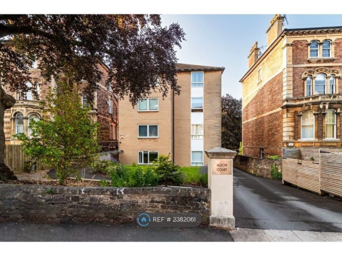 Studio To Rent In Apsley Road, Bristol, BS8