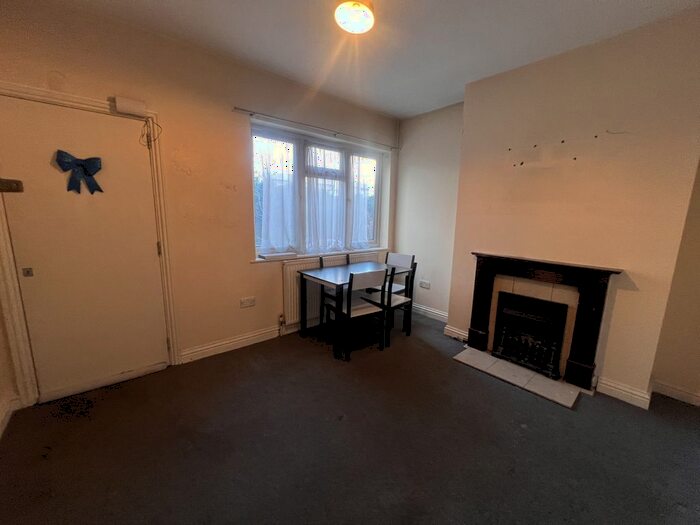 2 Bedroom Flat To Rent In Cheseman Street, London, SE26
