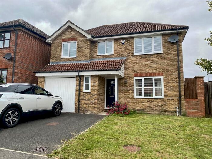 4 Bedroom Detached House To Rent In Cherrywood Rise, Ashford, TN25