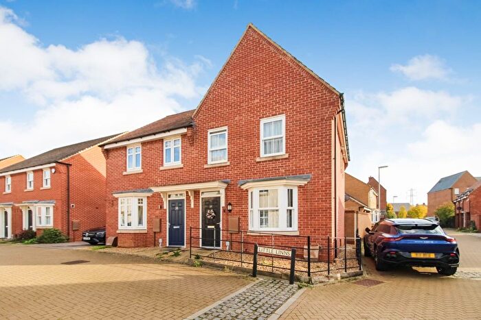 3 Bedroom Semi-Detached House To Rent In Little Linns, Marston Moretaine, Bedford, MK43