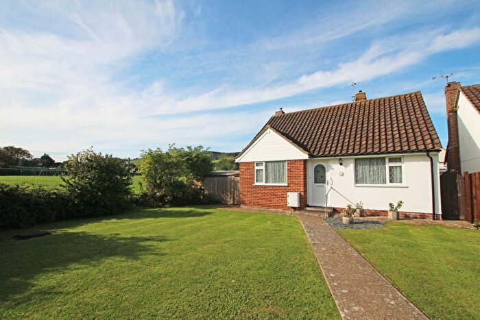 2 Bedroom Detached House For Sale In Wenthill Gardens, Lower Willingdon, BN22