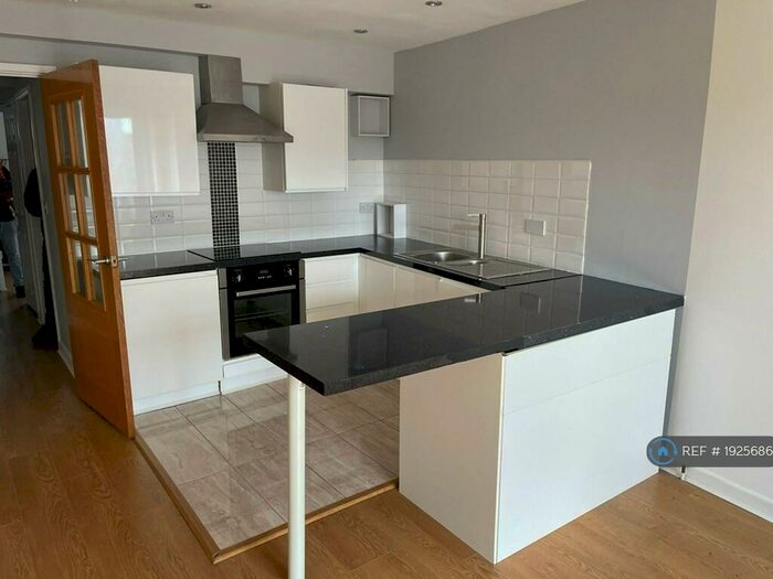 1 Bedroom Flat To Rent In Padarn Close, Cardiff, CF23