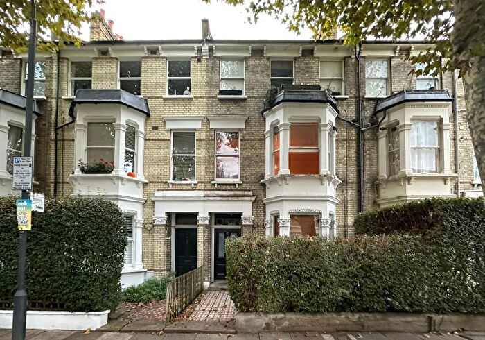 2 Bedroom Flat For Sale In Agate Road, London, W6