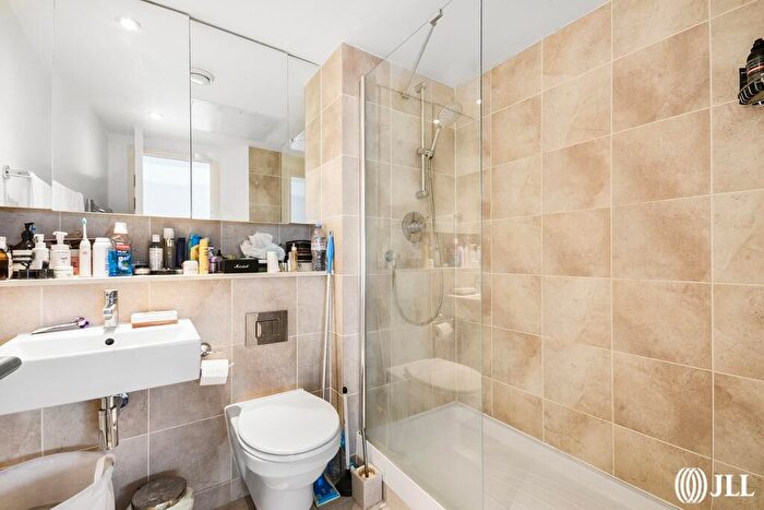 2 Bedroom Flat For Sale In Landmark East Tower, Marsh Wall, E14