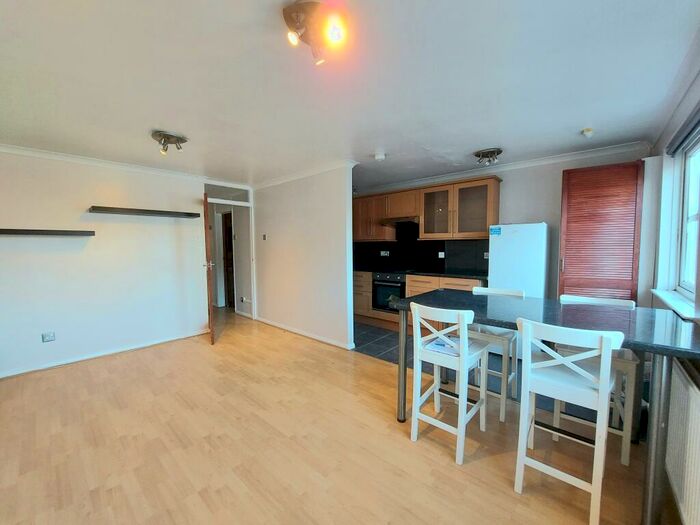 2 Bedroom Flat To Rent In Hurst Road, Walthamstow, E17