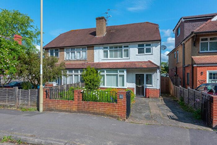 3 Bedroom Semi-Detached House For Sale In Lynchford Road, Farnborough, GU14