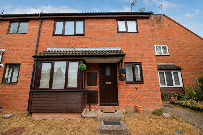 1 Bedroom Terraced House For Sale In Fox Close, Borehamwood, Hertfordshire, WD6