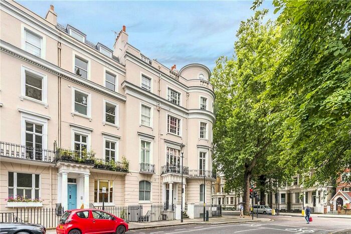 1 Bedroom Flat To Rent In Royal Crescent, Holland Park, London, W11