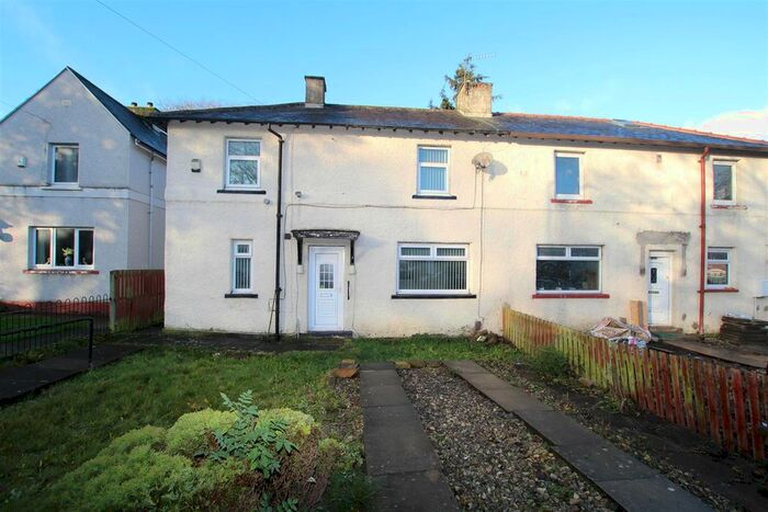 3 Bedroom Semi-Detached House To Rent In Scholemoor Avenue, Great Horton, Bradford, BD7