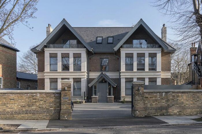 3 Bedroom Flat To Rent In Carlton Road, London, W5