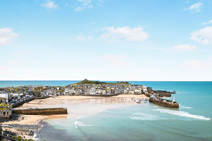 2 Bedroom Flat For Sale In The Terrace, Cornwall, TR26