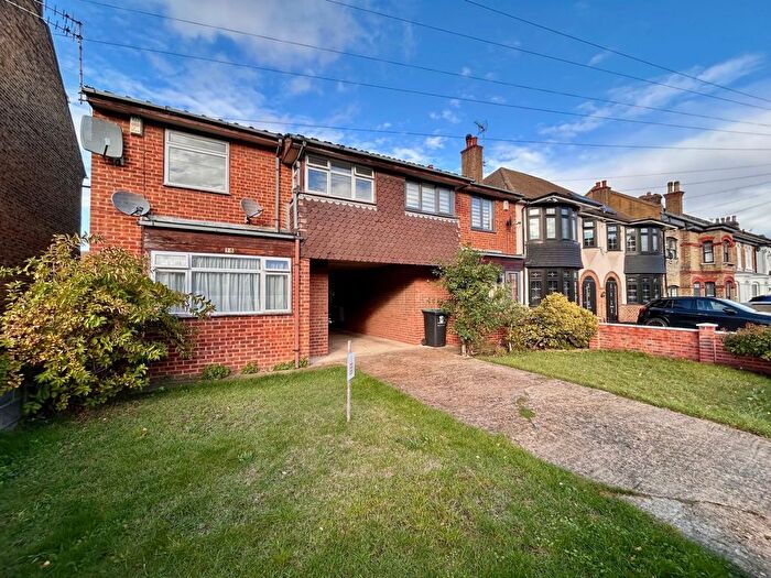 4 Bedroom Semi Detached House To Rent In St. James's Road, Gravesend, DA11