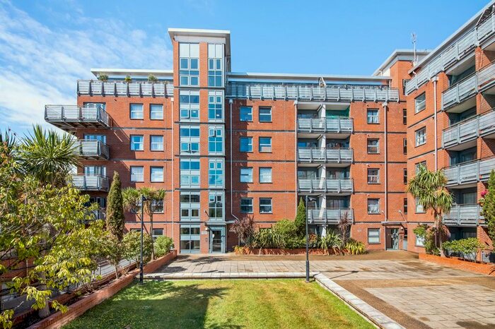 2 Bedroom Flat To Rent In Berber Parade, London, SE18