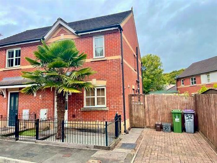 2 Bedroom Semi-Detached House To Rent In Clos Afon Llwyd, Pontypool, NP4